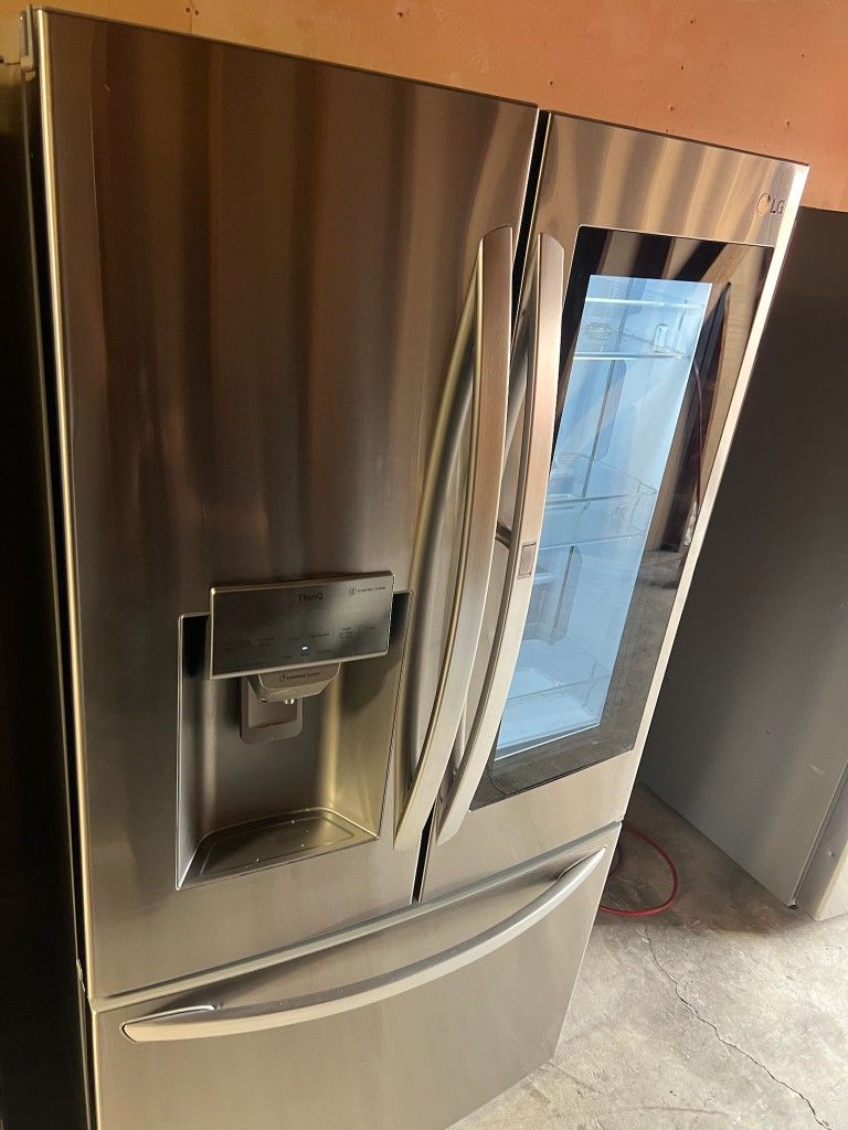 LG THINQ INSTAVIEW STAINLESS STEEL SMART FRENCH DOOR REFRIGERATOR WITH ICE PLUS/ KNOCK KNOCK FEATURE