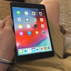 iPad Mini (Can Negotiate On Price)