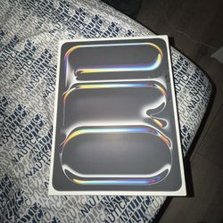 iPad Pro 13-inch (M-4) 256GB Still Sealed!!  1000$