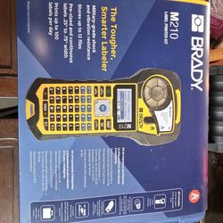 REDUCED  BRADY Label Maker M210 Kit