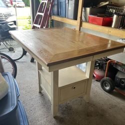 Kitchen Table And 6 Chairs