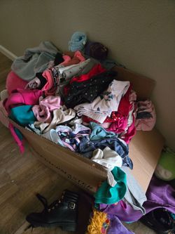 *Free* Girls clothes