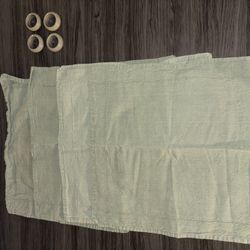 4 Napkins With Holders