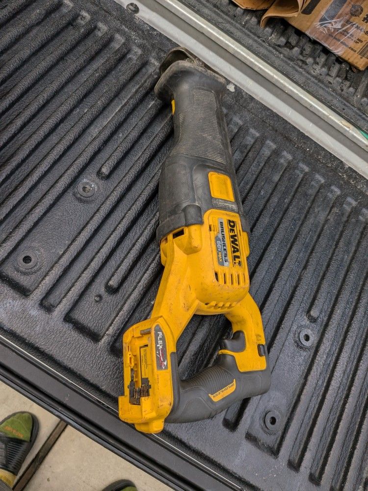 DeWalt Saw Saw