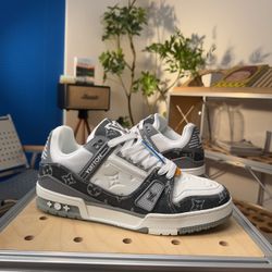 (Louis Vuitton) Trainer series sneakers  US10.5