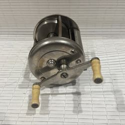 F120- Vintage “Modern” Level Winding Reel No. 10100 Double Knob Casting Reel