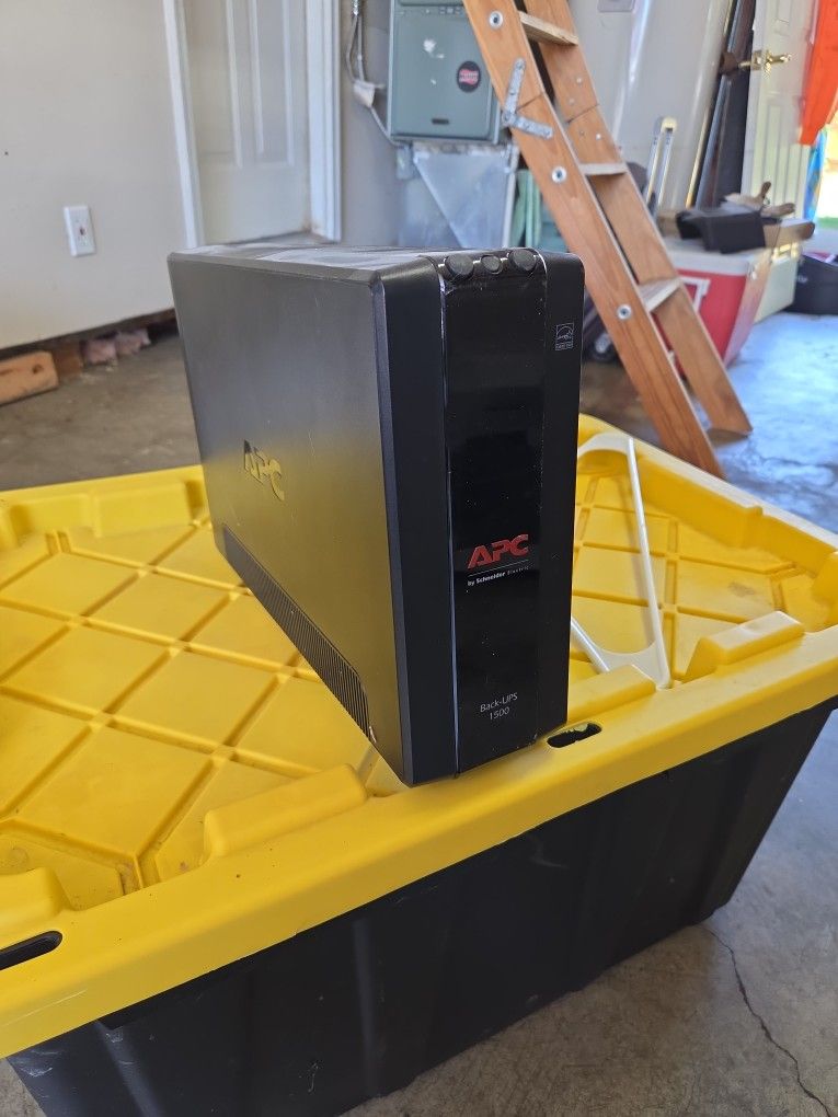 APC Back-UPS 1500 Uninterruptible Power Supply