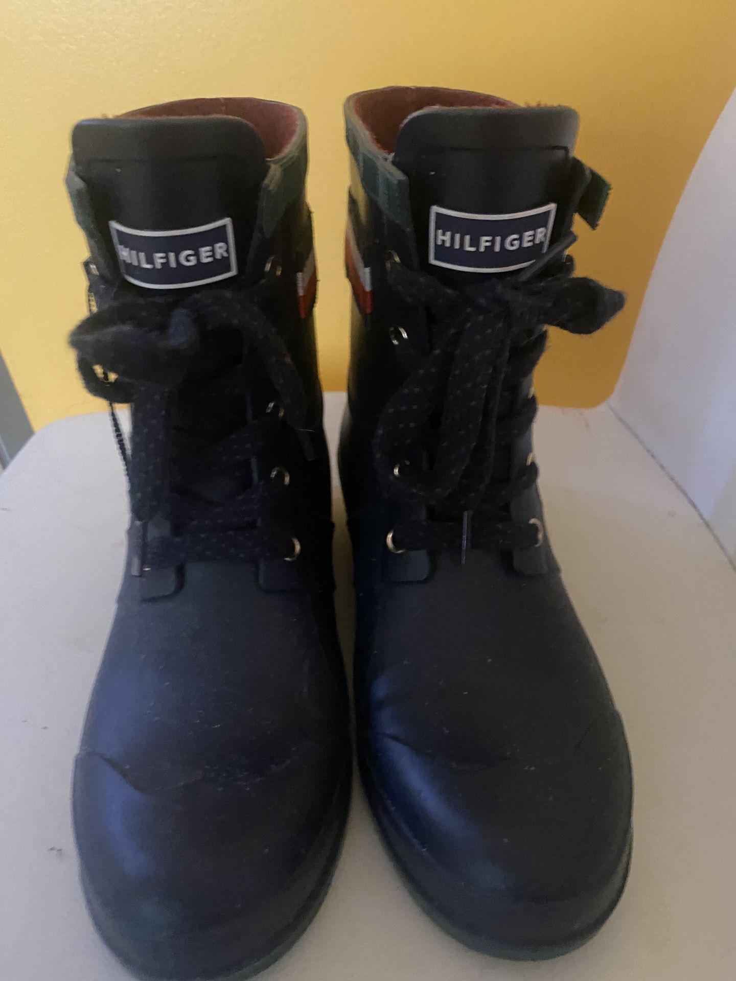Hillfiger Size 6 Rain Or Snow Boots