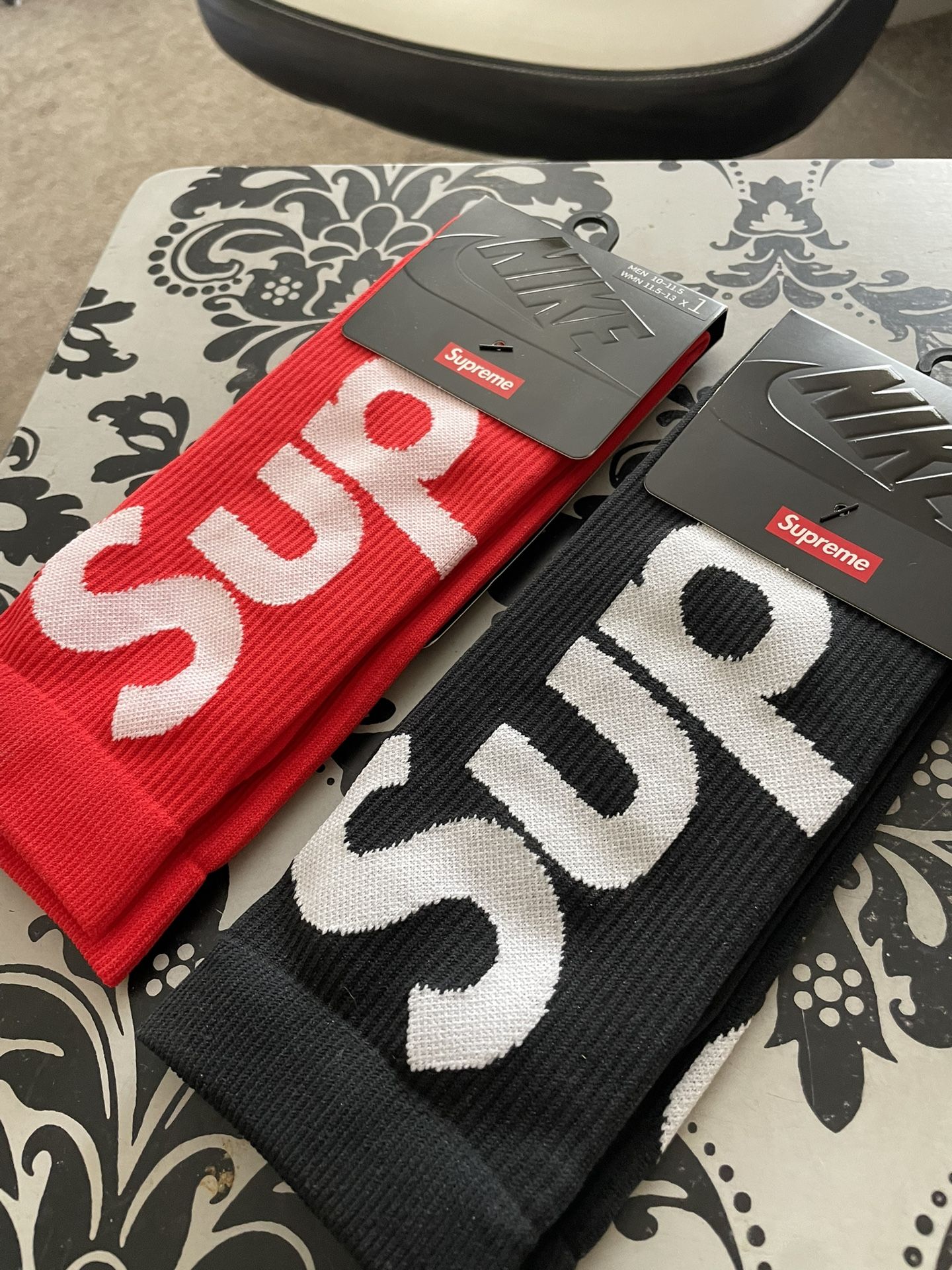 Authentic Supreme Crew Socks Black Red