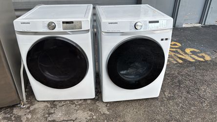 Samsung Front-Load Washer and Dryer Set