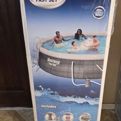 Bestway Fast Set 15’ x 42” Round Inflatable Pool Set