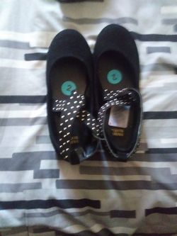Brand new Paris Blues shoes for lil girl size 2 paid $15 at Burlington asking $10