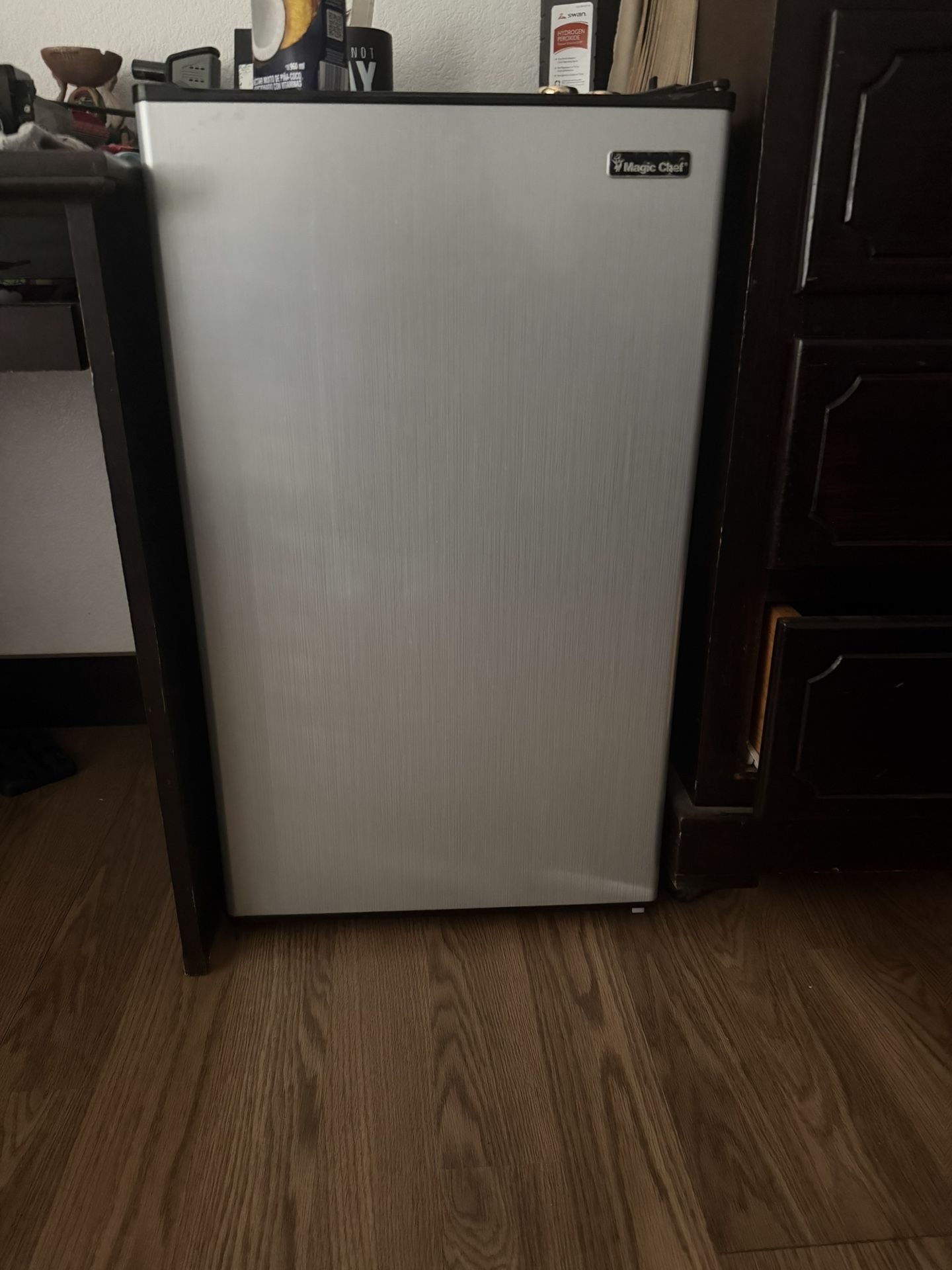 Magic Chef Compact Refrigerator with  Single Door