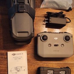 DJI Mavic 3 Classic Mint Condition w Controller  With 2 Batteries