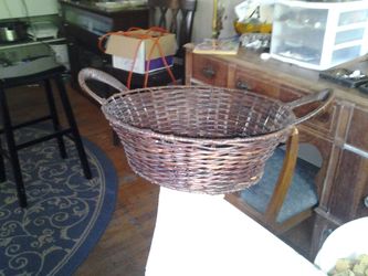 Reed basket