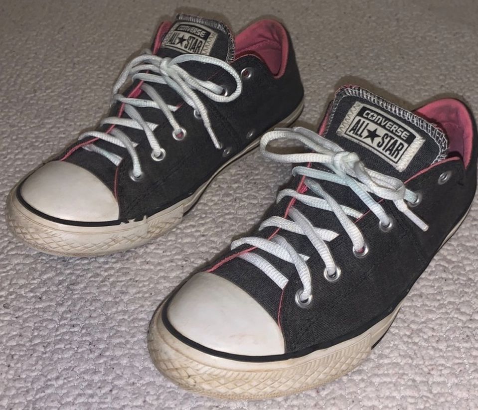 Converse Size 5(I Have Hundreds Of Items Check Everything Here Just Click My Profile Photo