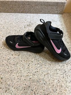 Nike stellar black/pink 2y