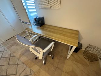 Computer desk