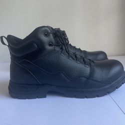 Fila’s Men’s Black Boot Size 13 Like A New