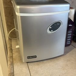 Ice maker