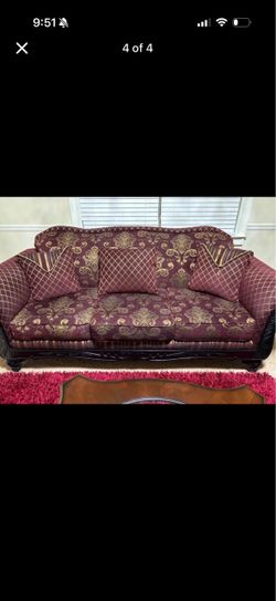 A complete sofa set