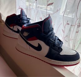 Air Jordan 1 Mid