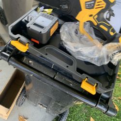 Lovewe, 8 Inch Hand Held Chain Saw. Never Used, New In The Original Case.