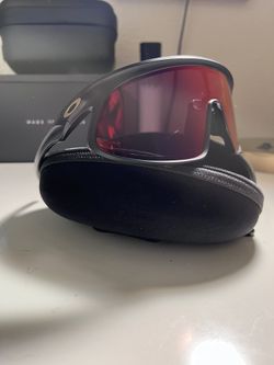 OAKLEY glasses