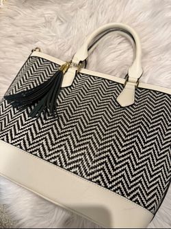 (NEW) Black & White Handbag