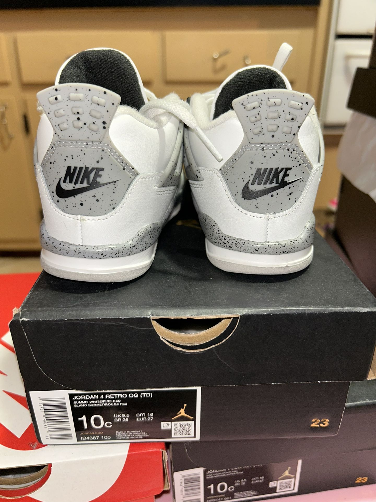 JORDAN 4 - WHITE CEMENT