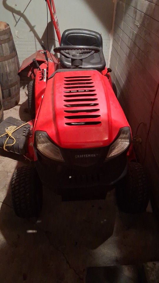 Craftsman Riding Lawn mower
