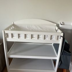 Changing Table With Diaper Caddy