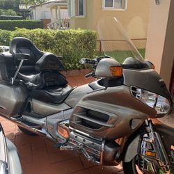 Goldwing 1(contact info removed) Motorcycle