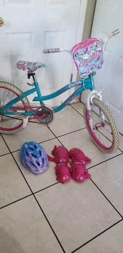 Girls Bike With Helmet and Pads