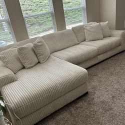 Ashley Furniture Lindyn Sectional