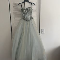Quince/Prom Dress/ Ball Gown Size 2