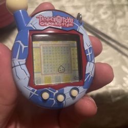 Tamagotchi Connection Blue Virtual Pet RARE (2004)