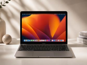 99% Macbook M3 macOS 2022 Vantura 13’ , Ram8 gb, ssd 256gb
