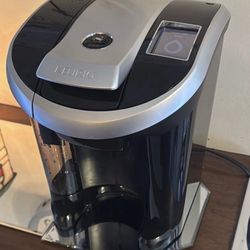 Keurig V700 Coffee Maker