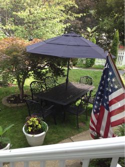 Cast aluminum dining