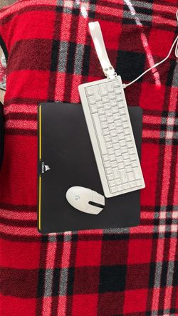 EPOMAKER he68 lite , Logitech mouse