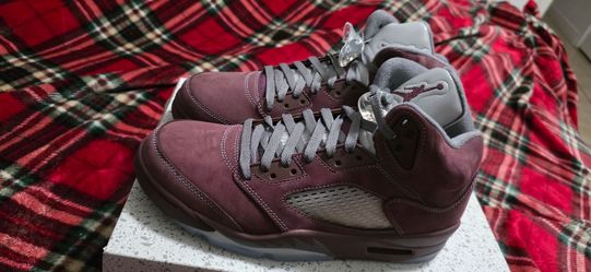 Jordan 5 Retro Burgundy