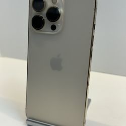 Apple iPhone 13 PRO 256gb. ( Fully Unlocked )