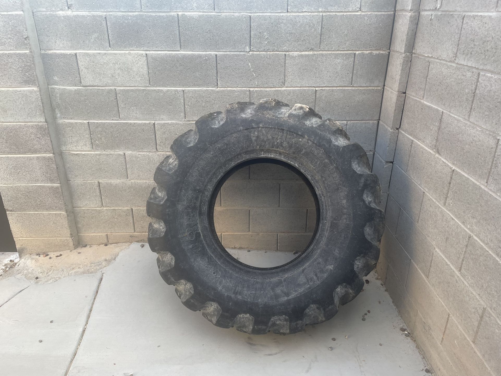 4’ Truck Tire Crossfit