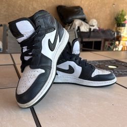 Nike Air Jordan 1 Mid 
