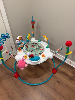 Baby Einstein bouncer- good as new!