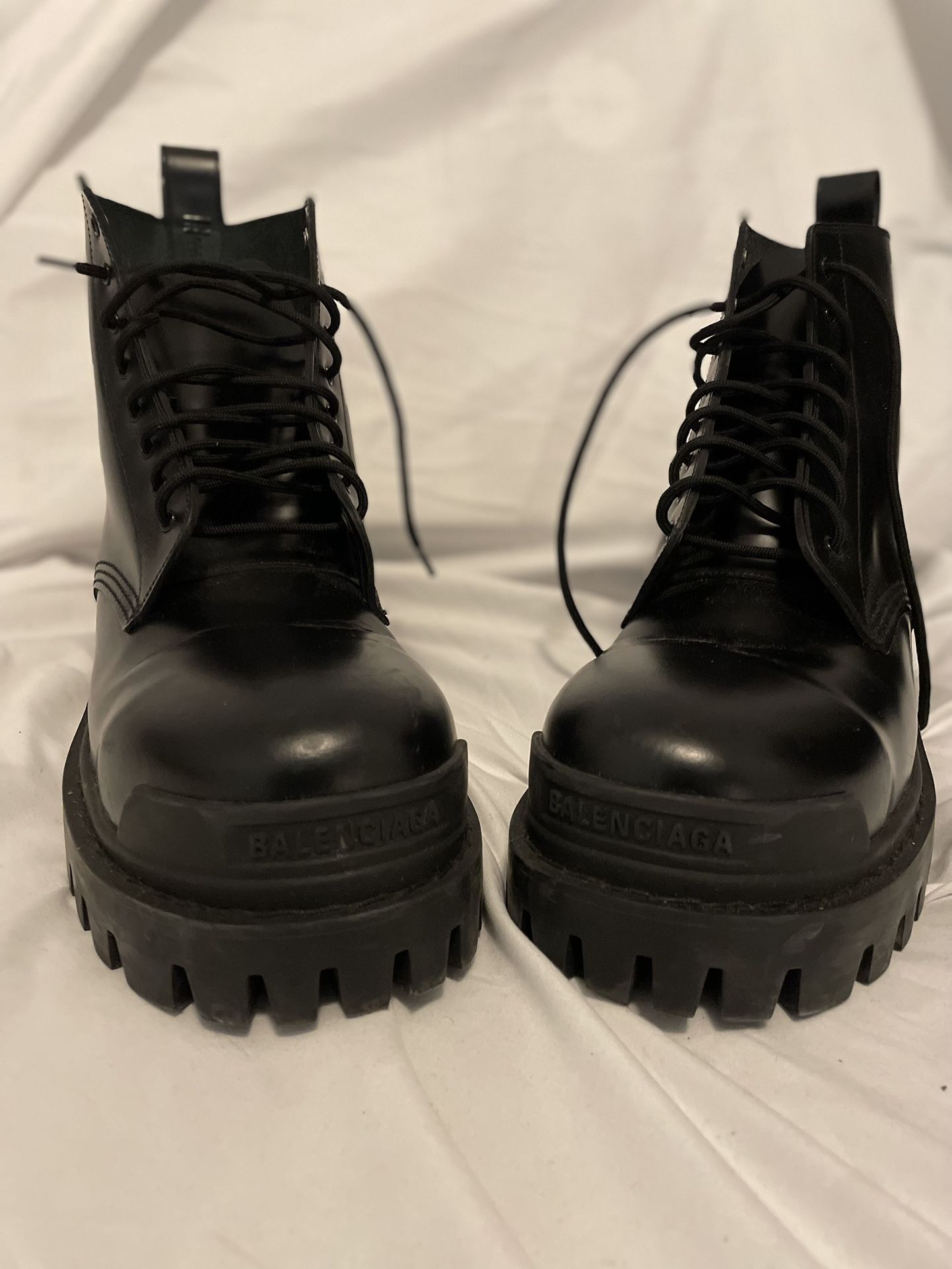 MEN’S STRIKE LACE-UP BOOT IN BLACK