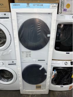 Brand new Samsung Bespoke 4.6 cu. ft. Capacity Single Unit AI Laundry Hub Washer with Steam Wash and 7.6 cu. ft. Gas Dryer in White
