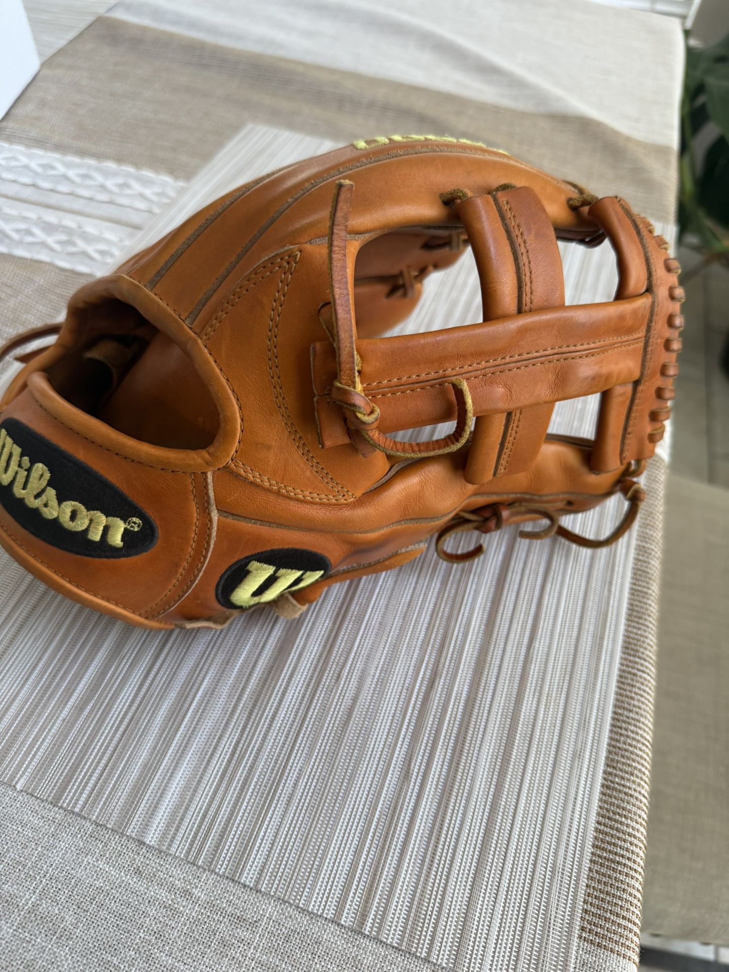 Wilson A2000