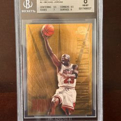 1995 Skybox Premium Michael Jordan Larger than Life #L1 BGS 8